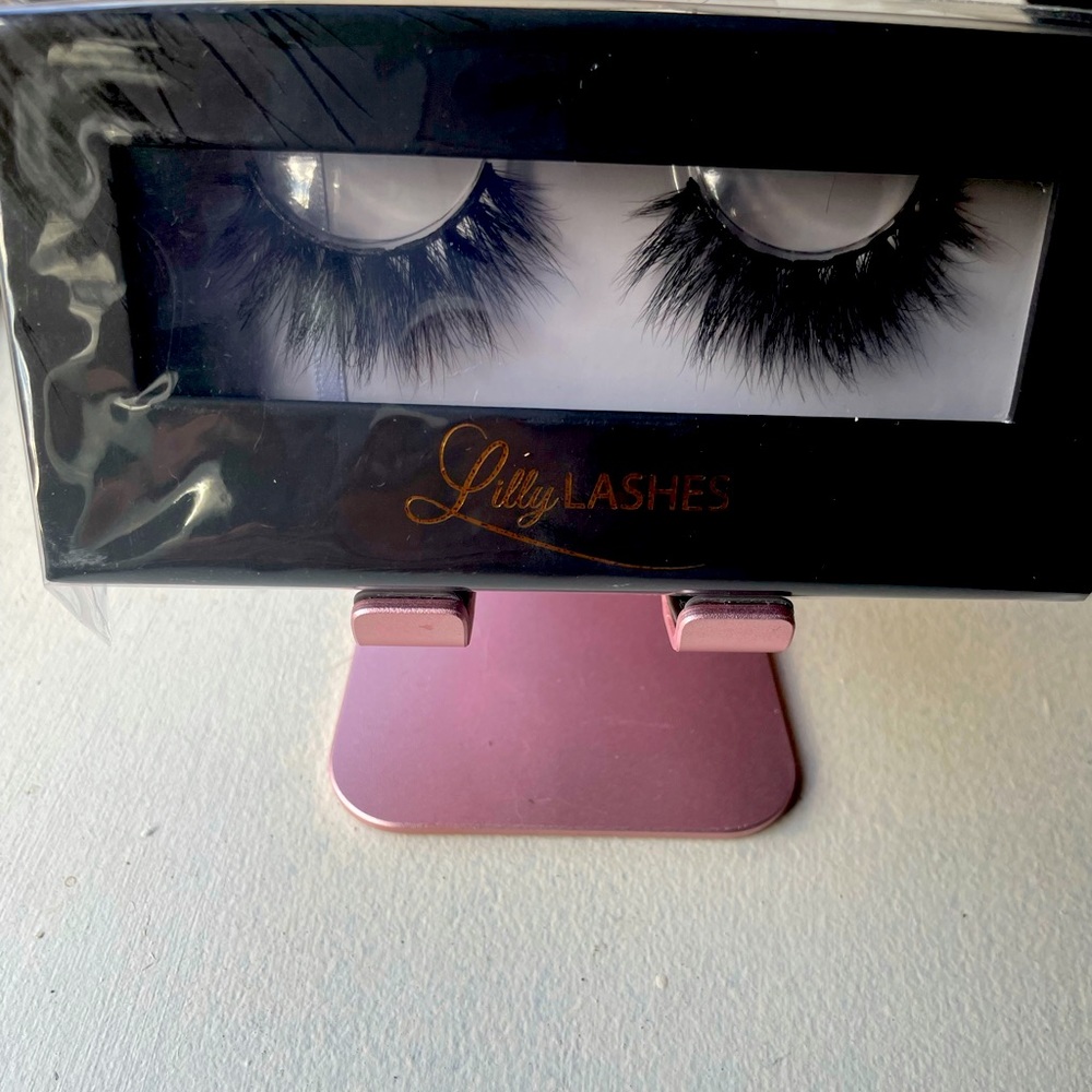 🎈SOLD🎈Lilly Lashes in Style Mykonos